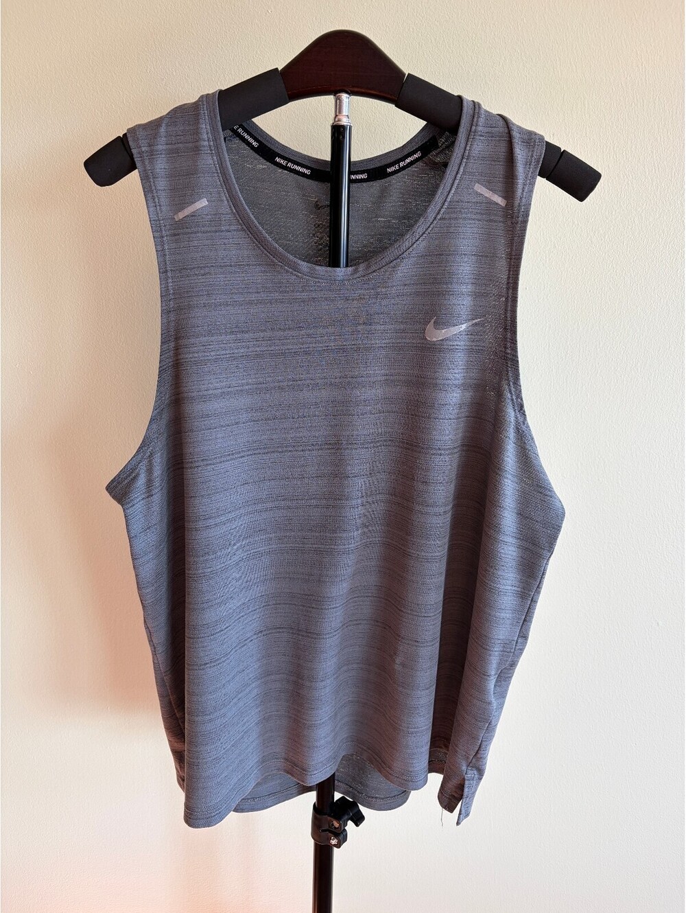Nike Dri-FIT Running Men’s Medium Gray Sleeveless Athletic Tank Top